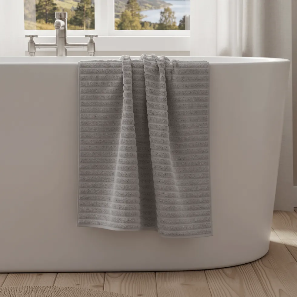 Badehåndkle Inu 70 x 140 cm myk grå