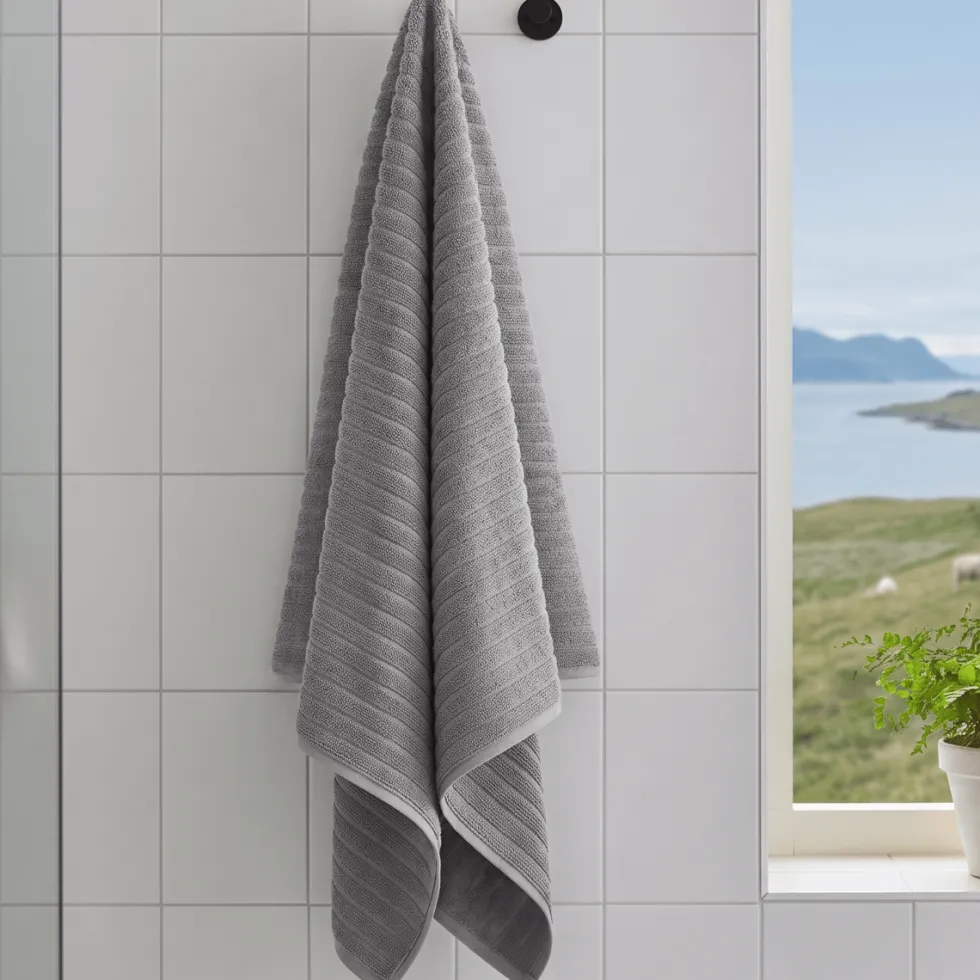 Badehåndkle Inu 70 x 140 cm myk grå